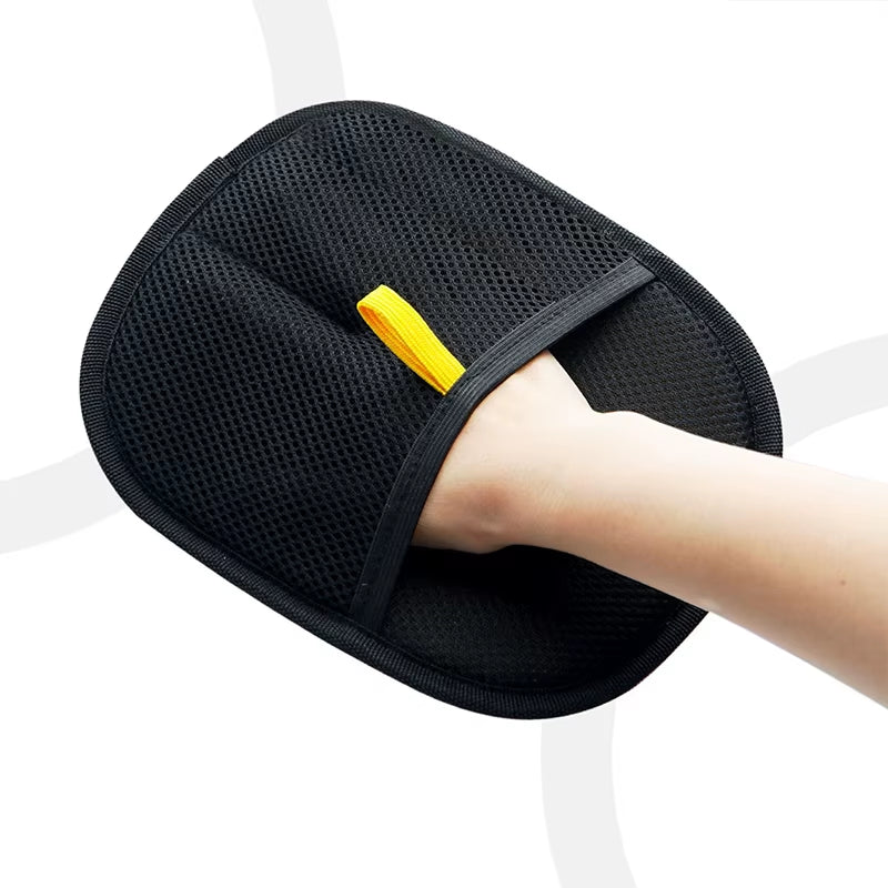Transform Your Pet Grooming Routine with Electrostatic Hair Removal Gloves - Effortlessly Banish Dog and Cat Hair from Your Home!